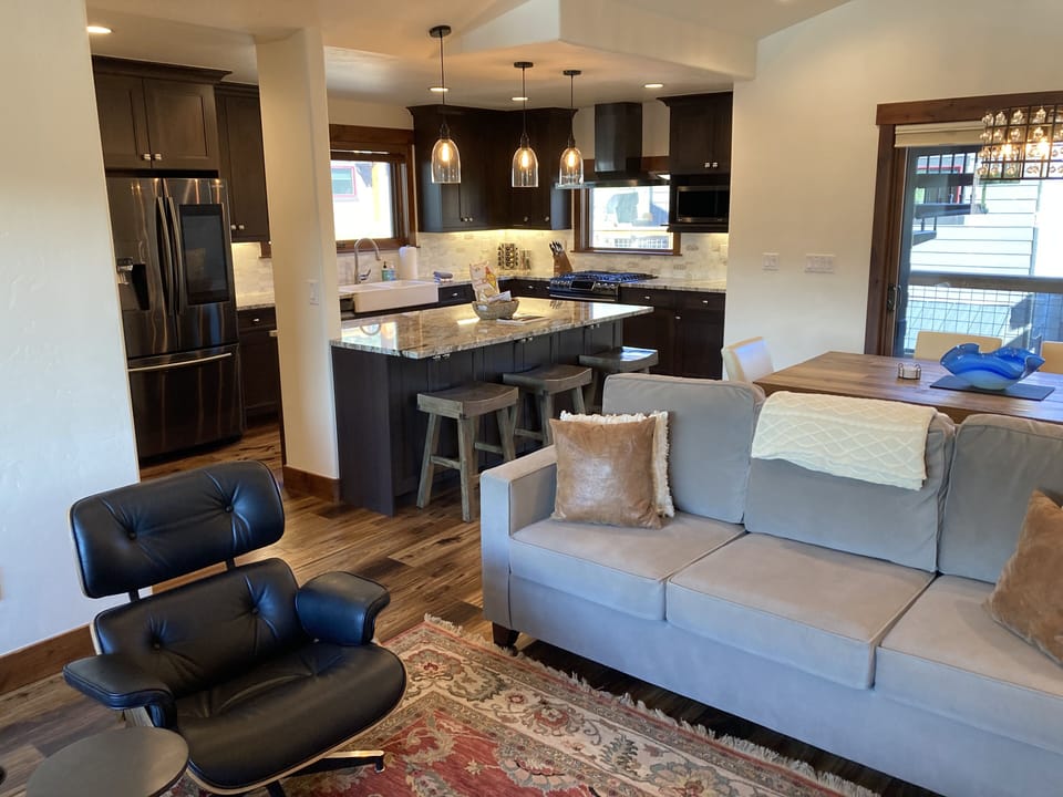 Open Floor Plan with Open Kitchen & Island