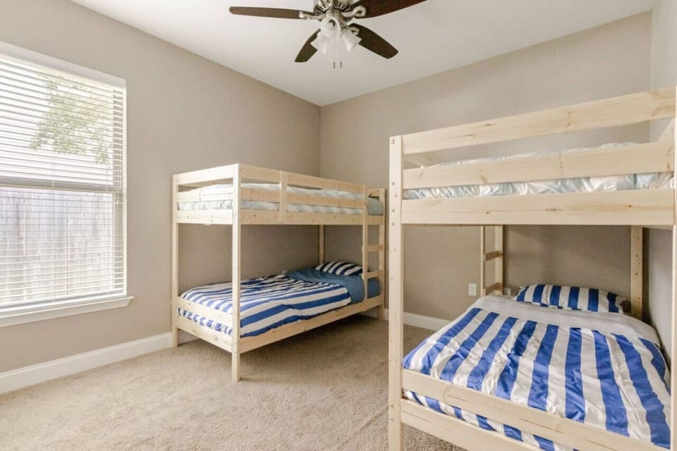 Fun bunk bed room