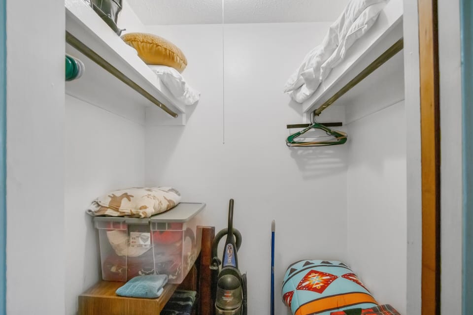 Shelf, Furniture, Cupboard, Indoors, Bed