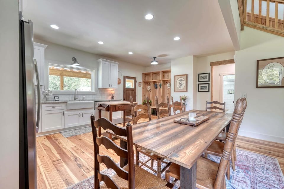 Dining area seats 8.