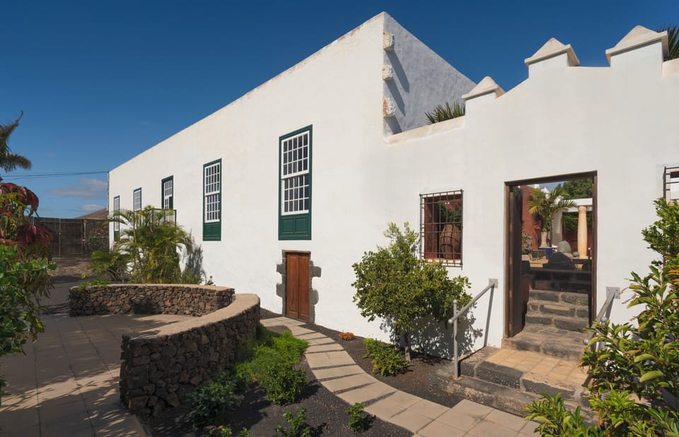 Finca De Musica - Outside