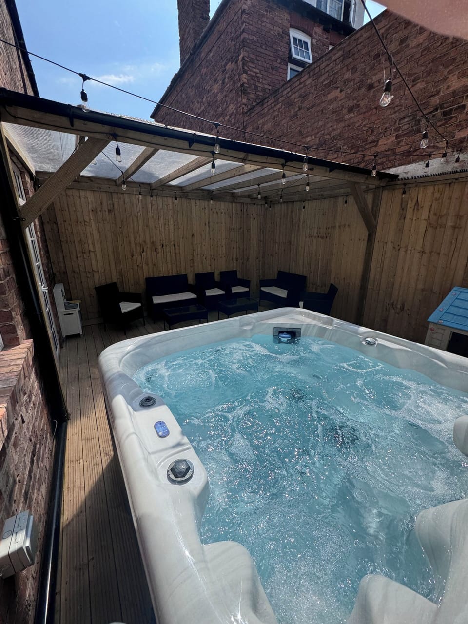 Hot Tub (2)