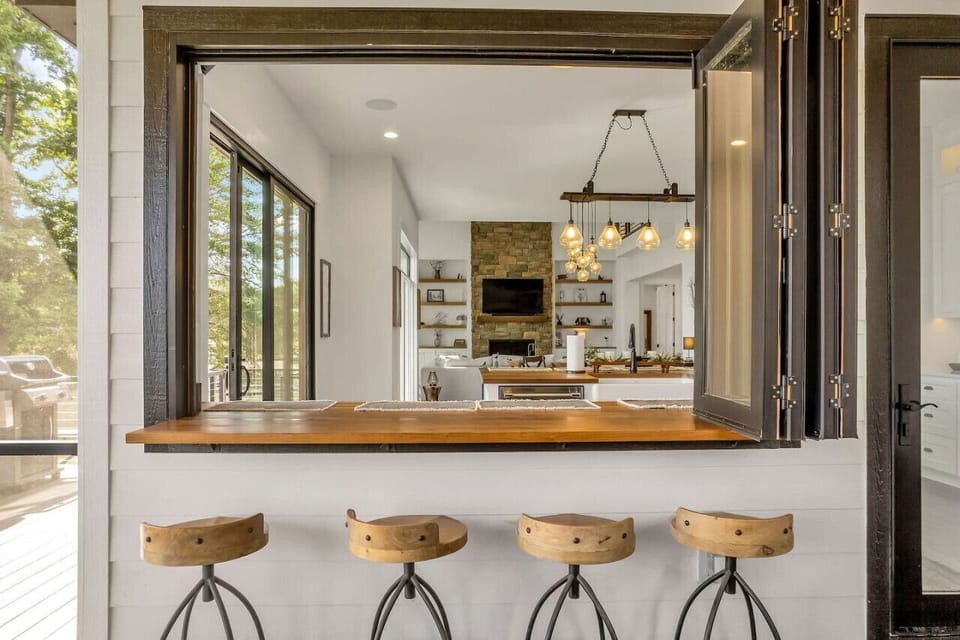 Open up the pass through doors & enjoy entertaining in style