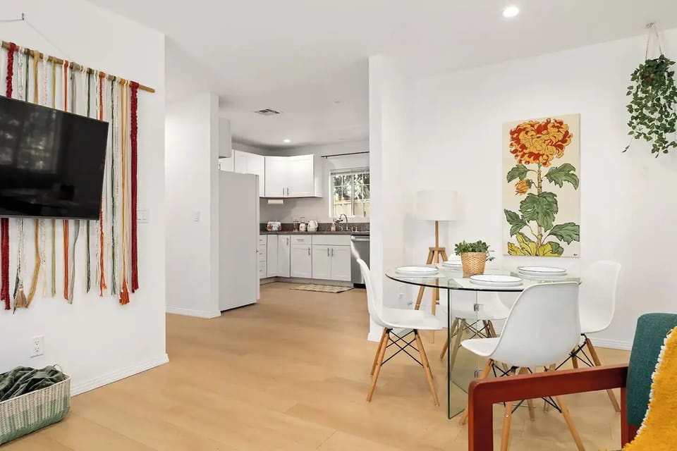 * Dinning Area
* Fully equipped kitchen
* Fast WIFI
* 55" Smart TV