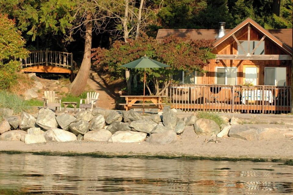 Deluxe 2BR Beachfront Cabins
