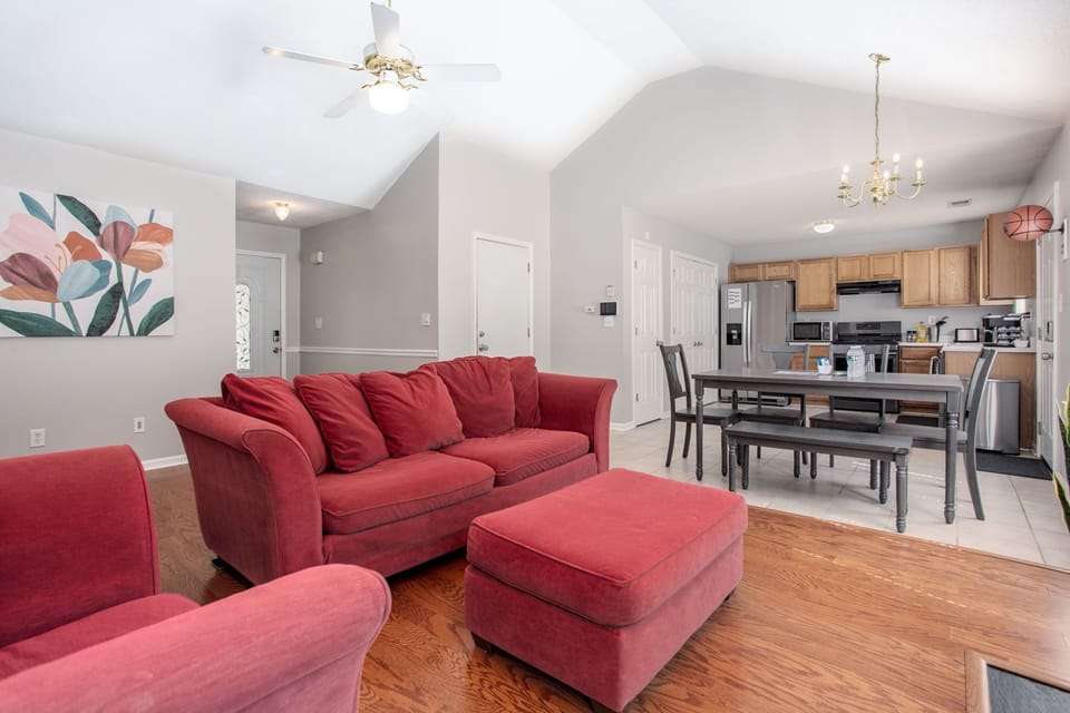 Living Space | imaTree Decatur Vacation