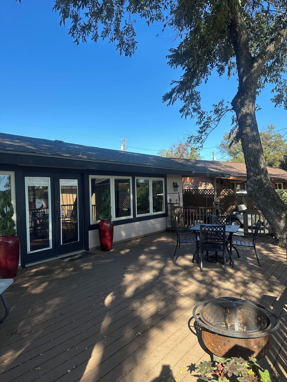 Outdoor dining
