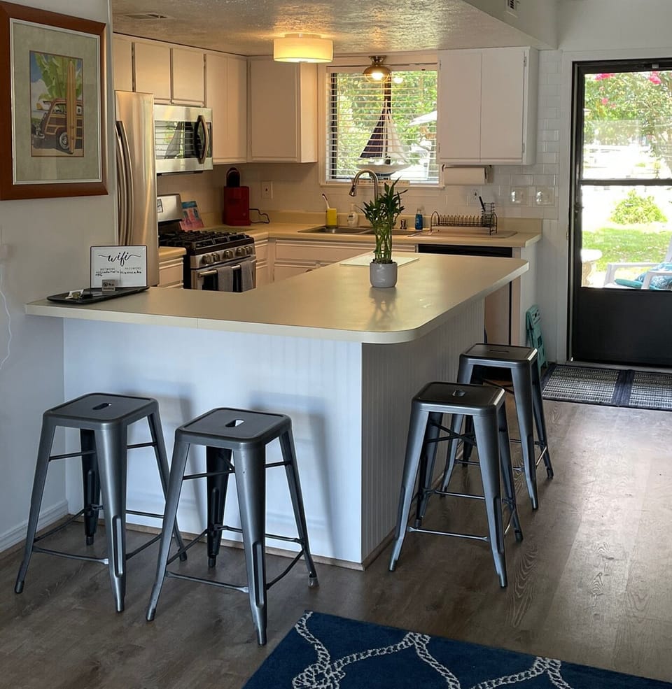 Breakfast bar or a large workspace. fully equipped kitchen, air fryer, crockpot!