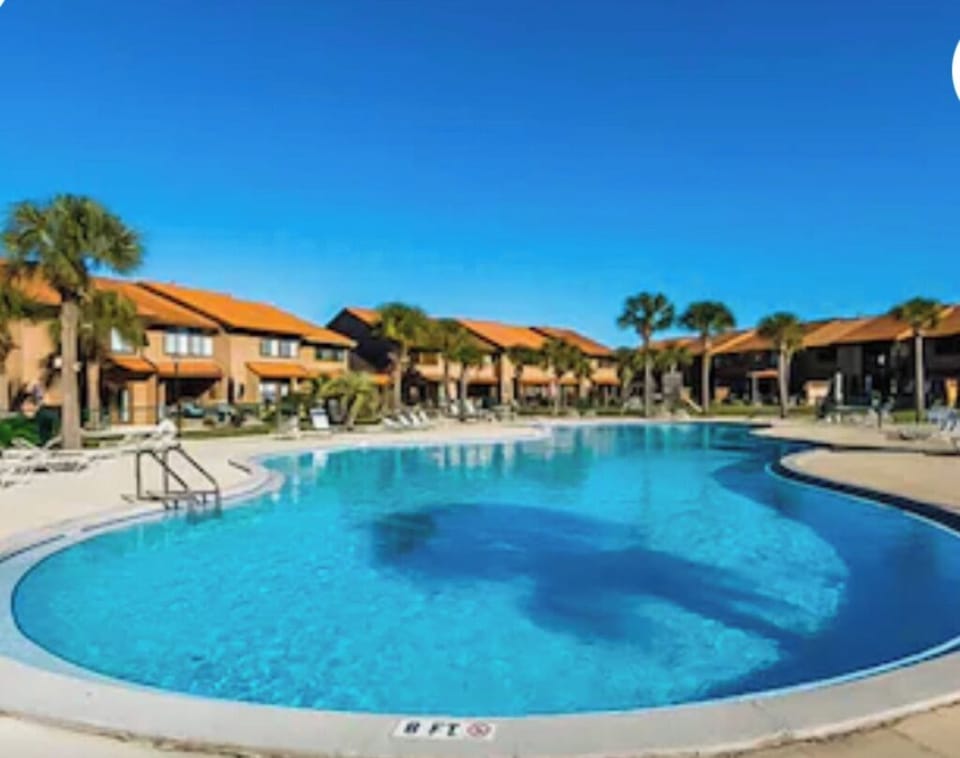 5/11 heated pools on gated property 2 pools out our backdoor. Large beach towels