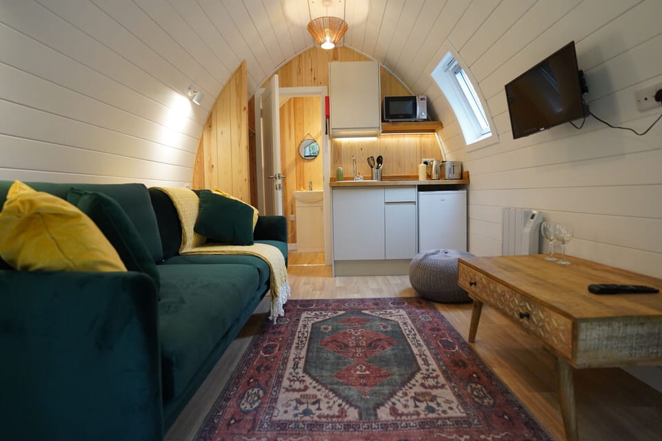 Living Room / Lounge