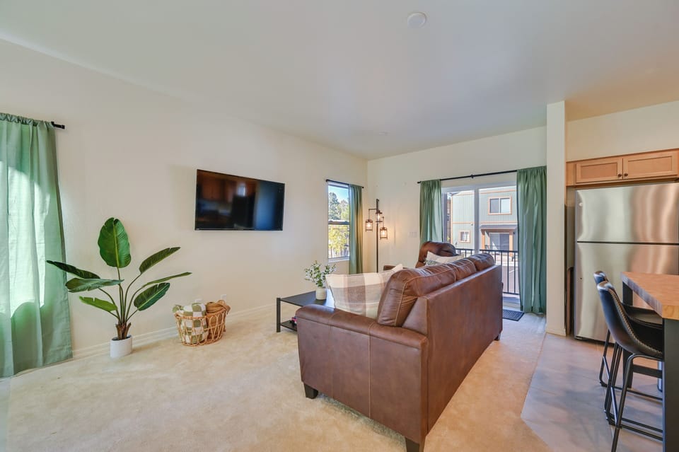 Living Room | 1st Floor | Sleeper Sofa | Smart TV | Board Games