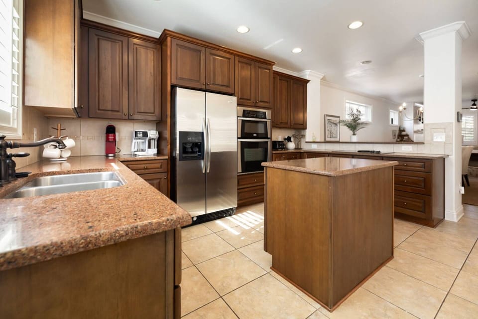 Cook up tasty meals in this large kitchen