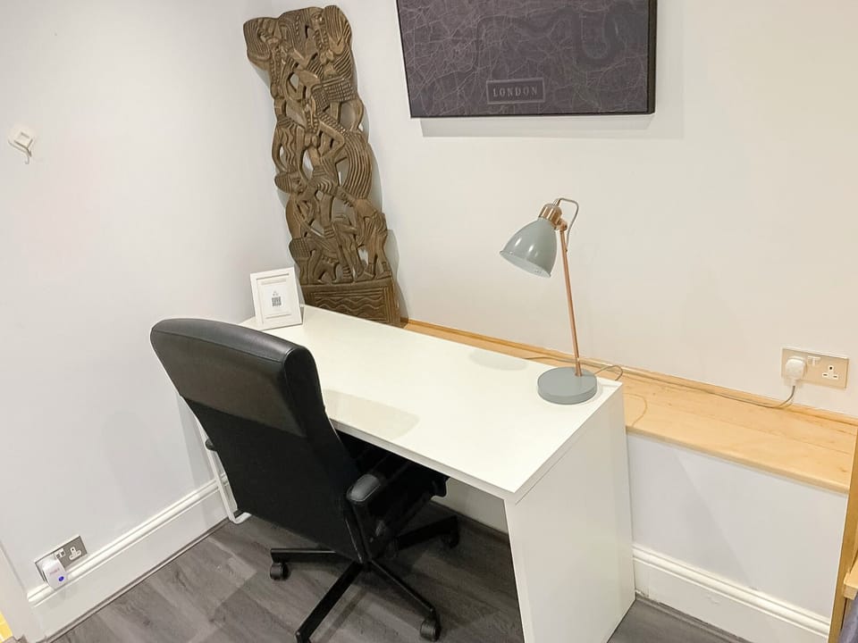 Detached house with FREE PARKING & Wi-Fi in Little Venice near Paddington