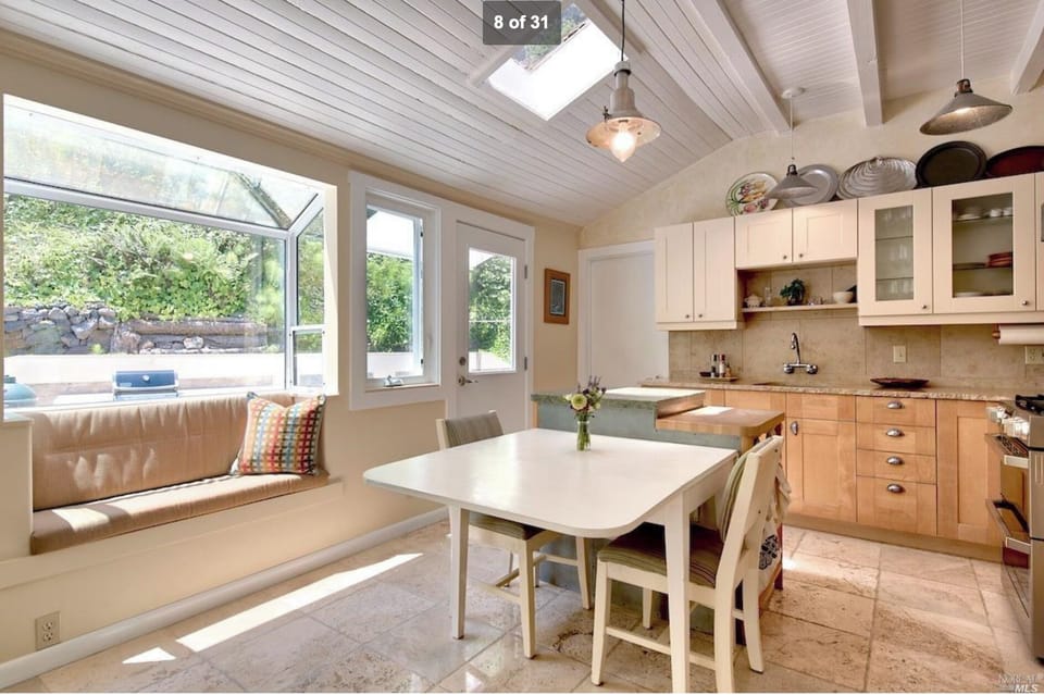 Eat-in kitchen, in-floor radiant heat