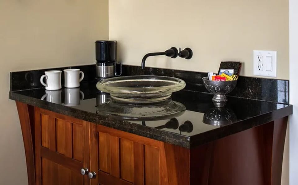 Wet bar