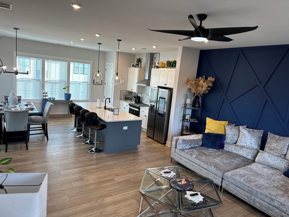 Beautiful,Spacious for any gathering. Which will allow you to feel at home.