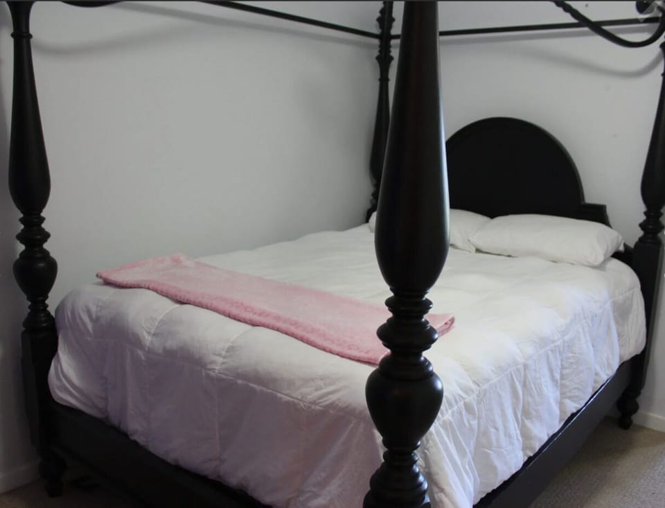 Basement bedroom
