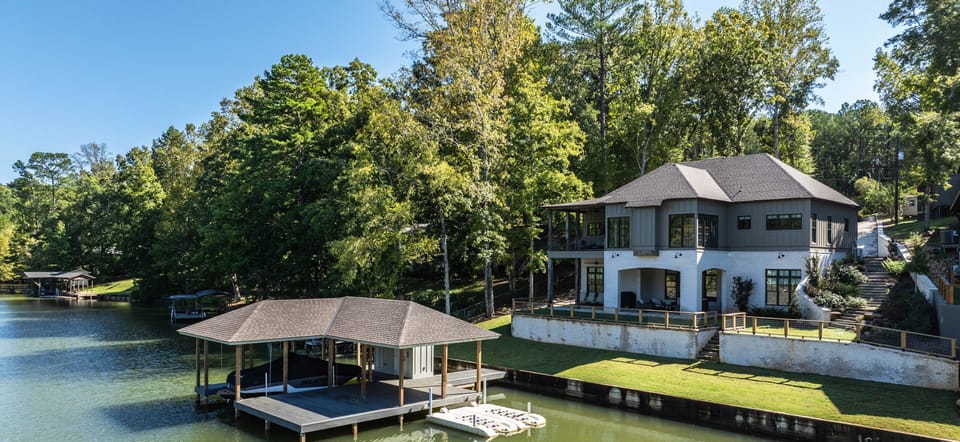 Lakeshore Oasis view from Lake