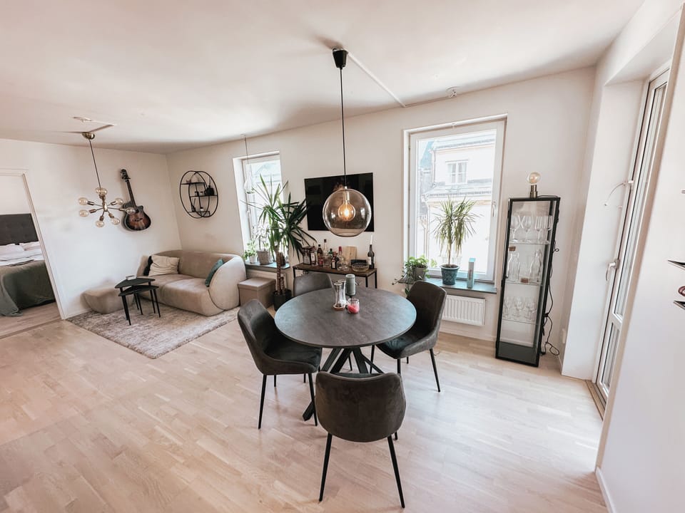 Open concept living room/dining area/kitchen