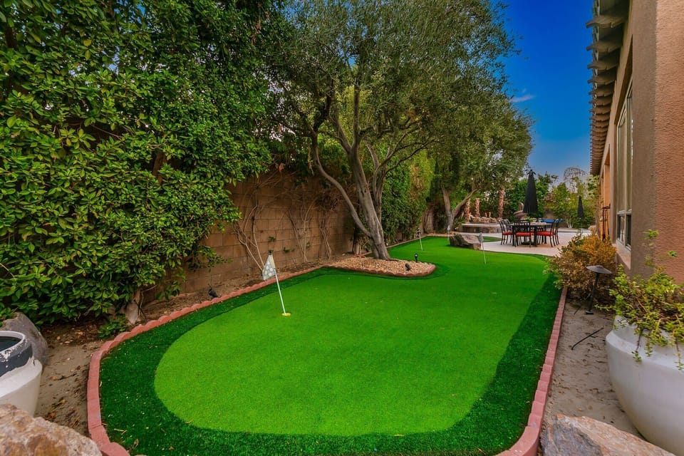 Practice your swing on our 4-hole putting green! Perfect for golfers of all levels, this outdoor space offers a fun and relaxing way to sharpen your skills or enjoy friendly competition.