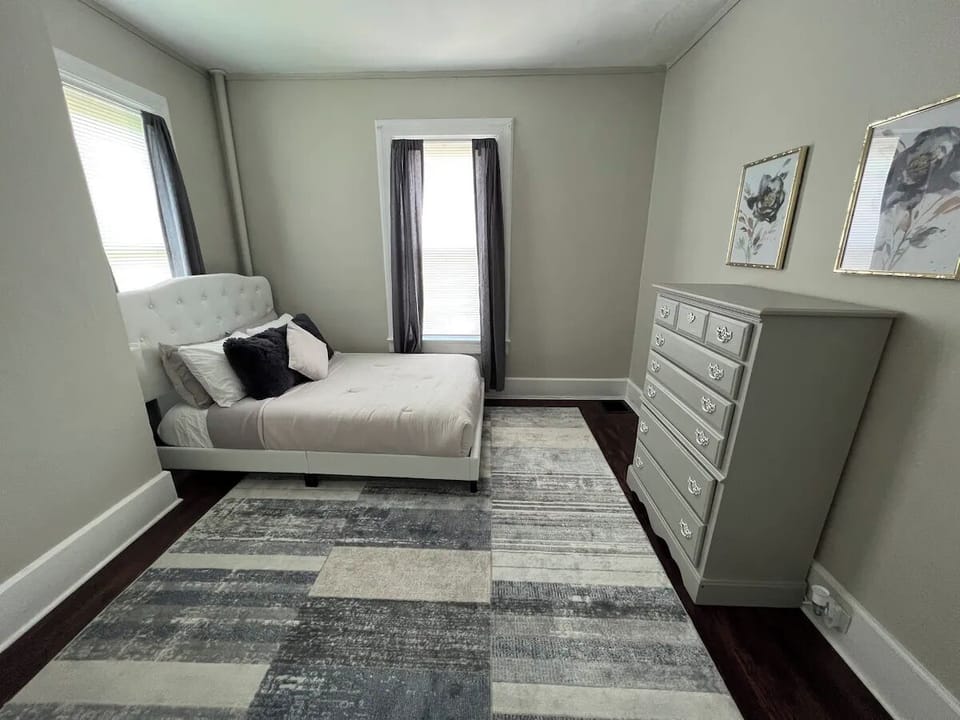2nd Bedroom (Full)
