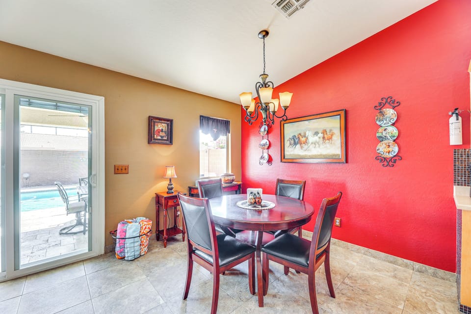 Dining Table | Dishware/Flatware