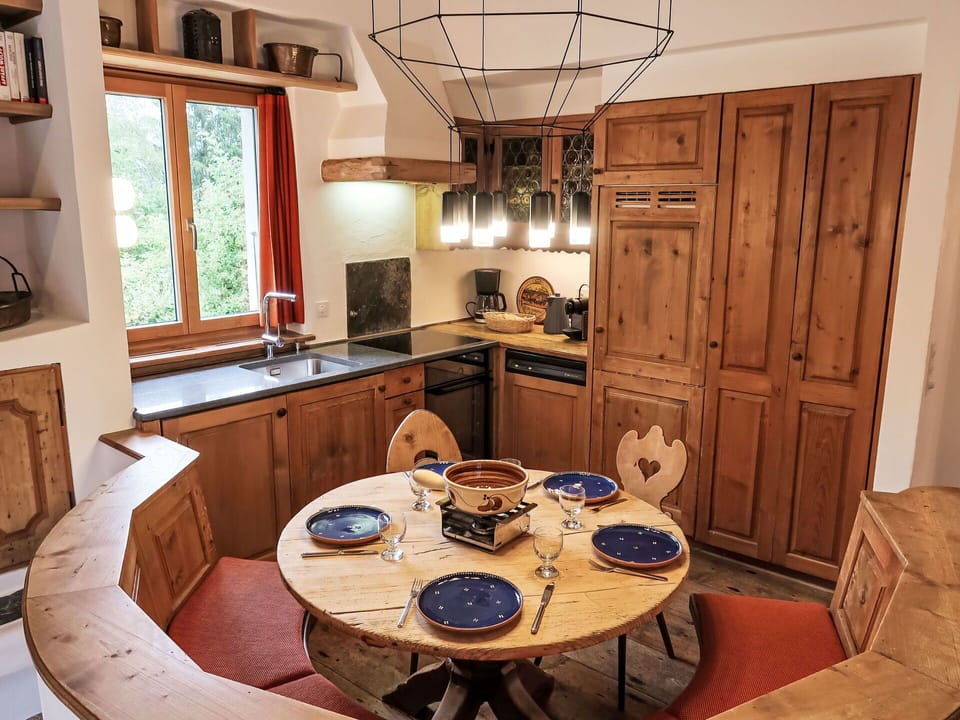 Cabinetry, Furniture, Property, Table, Window, Wood, Interior Design, Chair, Picture Frame, Lighting