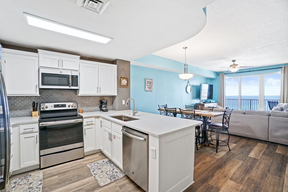 Kitchen, Dining and Living Area