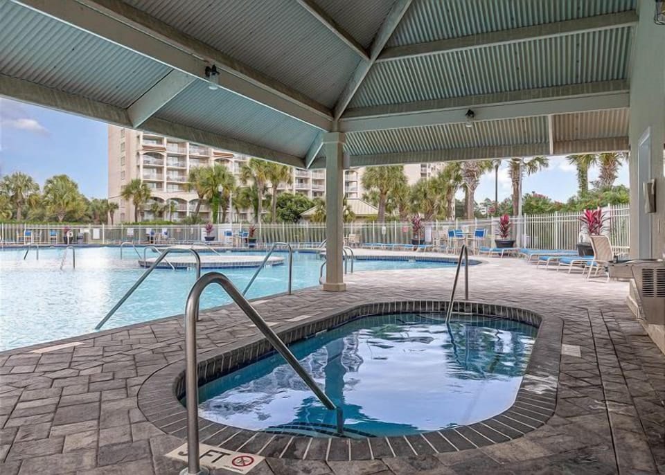 Hot Tub at North Tower