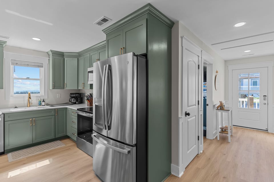 Kitchen / Entry Way