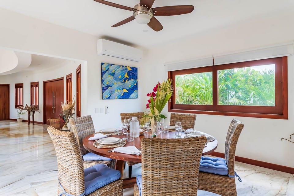 Area and facilities,Dining area,Banquet / Function facilities,Living Room,Sea view