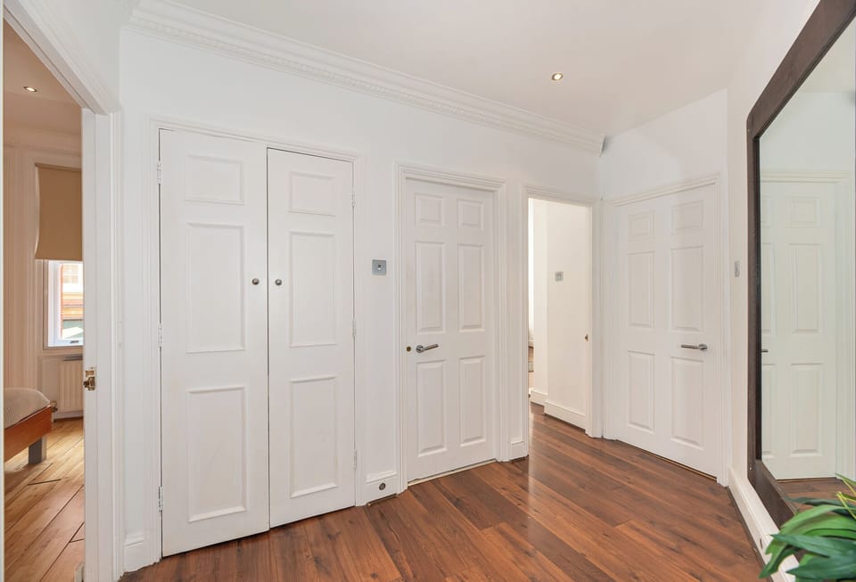 Stylish 2-Bedroom flat London's Central Hub in Kensington High Street

