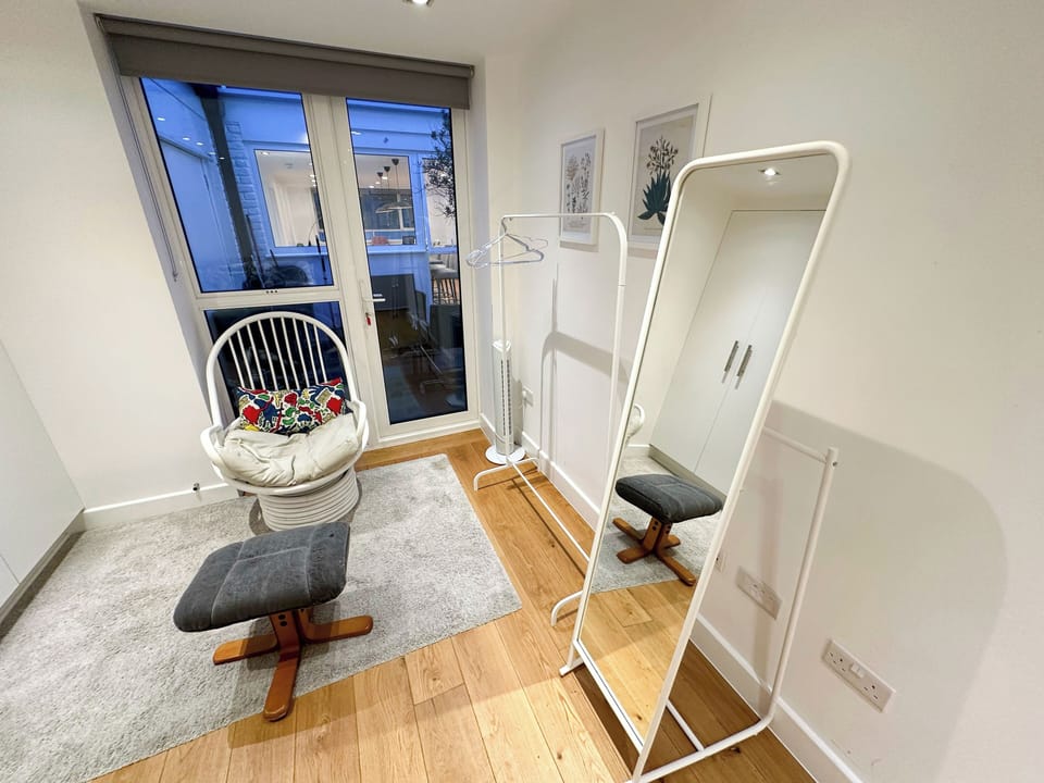 3 Bedroom flat with private terrace & Free Wi-Fi in Holloway near Finsbury Park