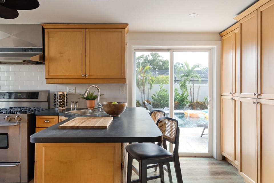 Enjoy a casual dining experience at the countertop table.