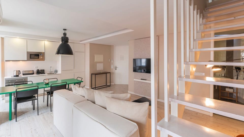 A beautifully designed apartment with an open, light-filled layout that maximizes space and comfort.
#design #modern #portugal #pt #lisbon
