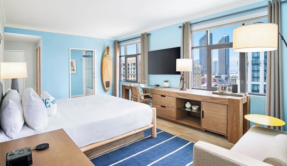 Unit with 1 King bed