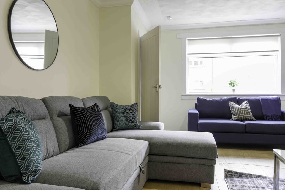 Living Room / Lounge