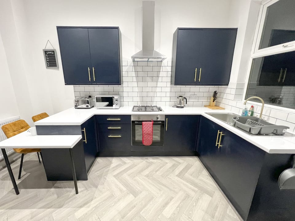 Kitchen - Breakfast Bar