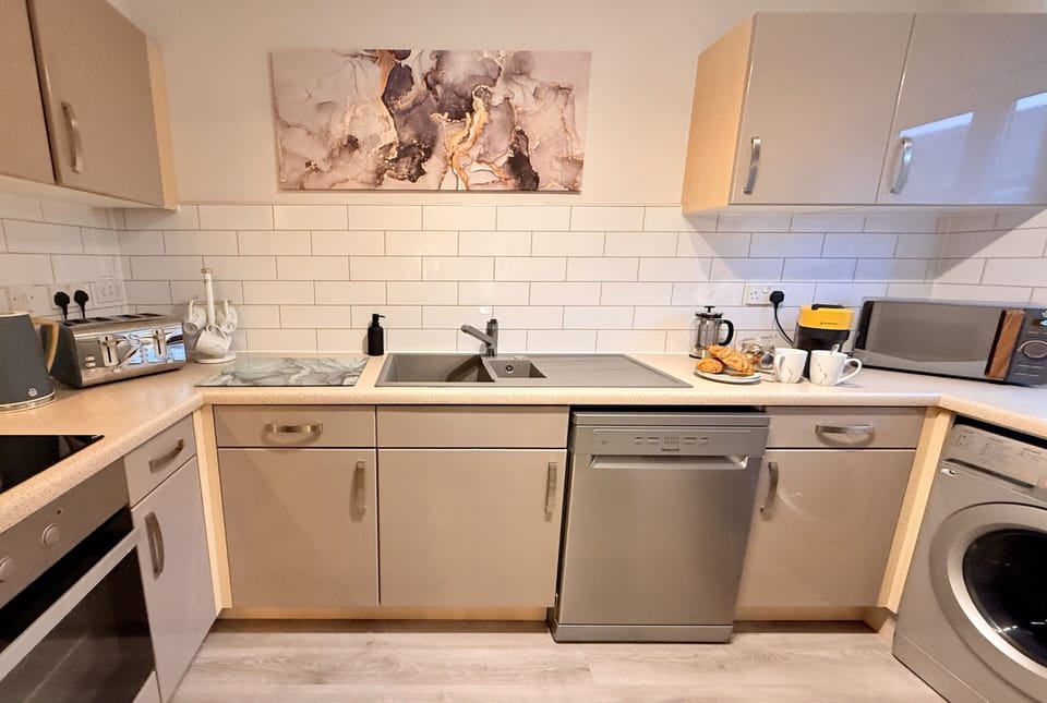 Book direct for 10% off at hutchlifestyleapartments.com