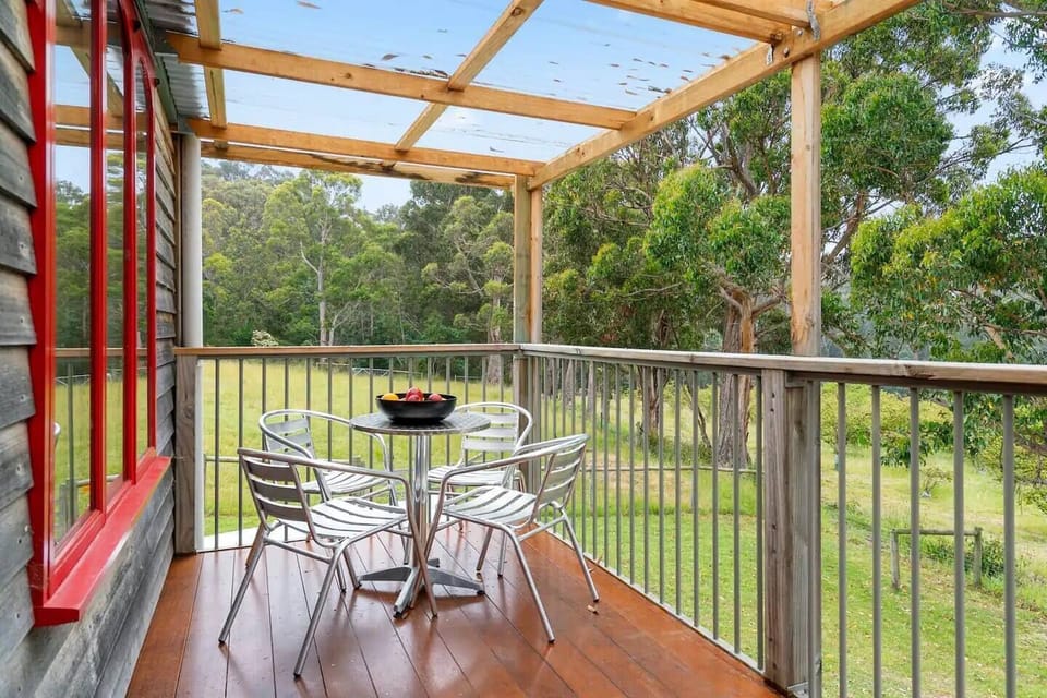 Head out to the large balcony and enjoy slow mornings with a cup of coffee against a lush backdrop. 