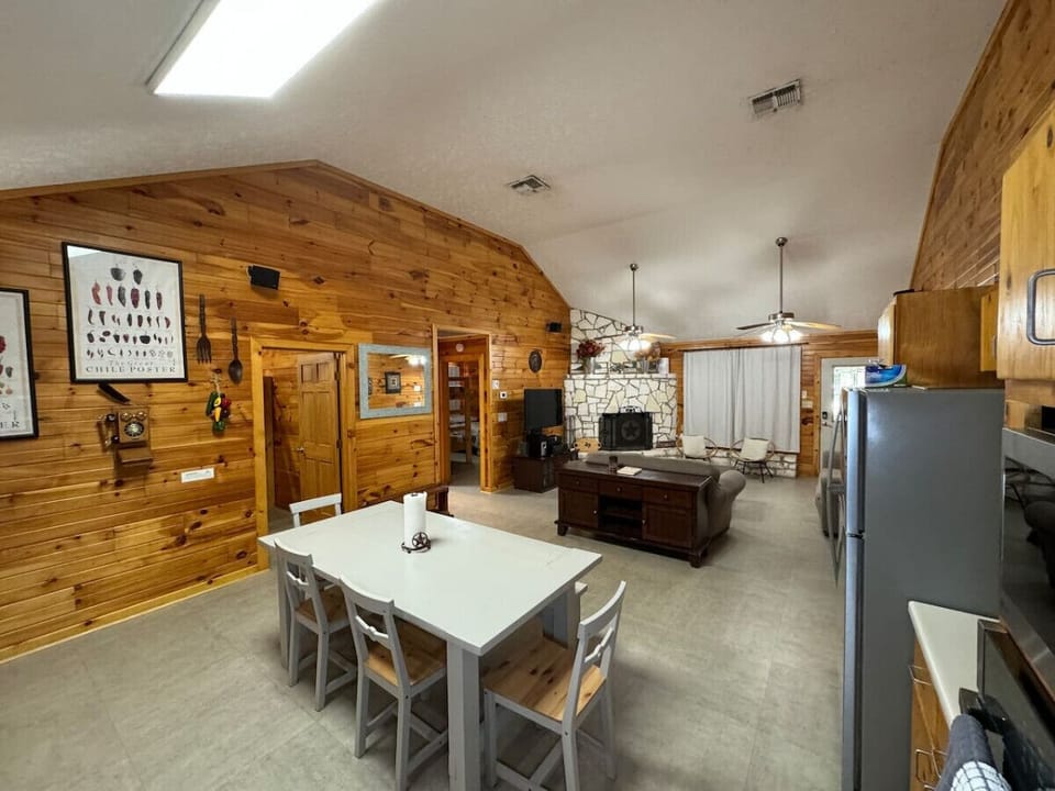 LC - Living / Dining / Kitchen