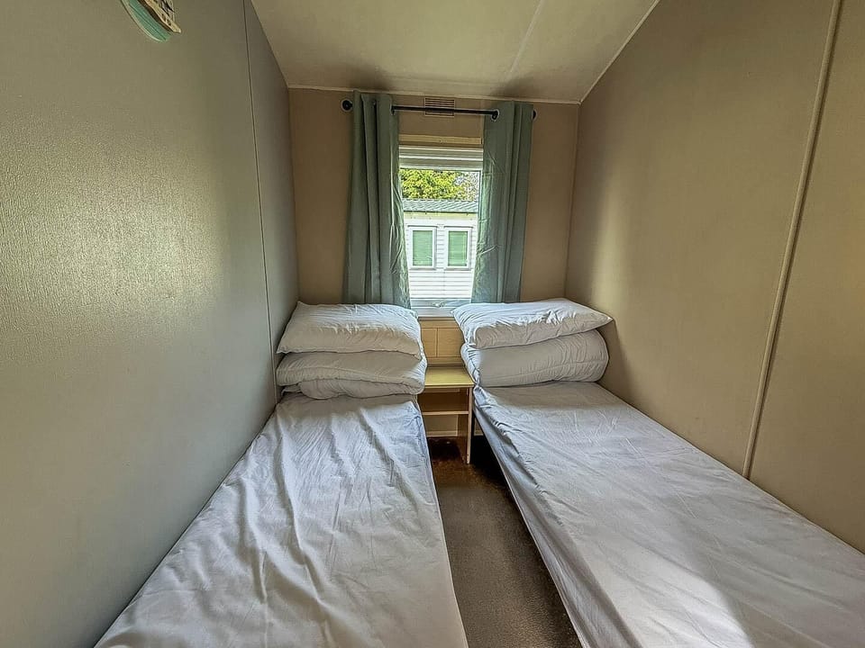 Plan a last-minute staycation at Southview Holiday Park Lincolnshire, offering the perfect mix of fun at Skegness Aquarium and relaxation in your caravan holiday Lincolnshire.