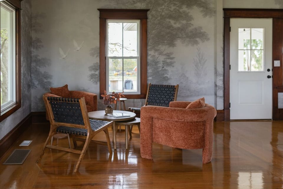 First Floor: Sitting Area (1)