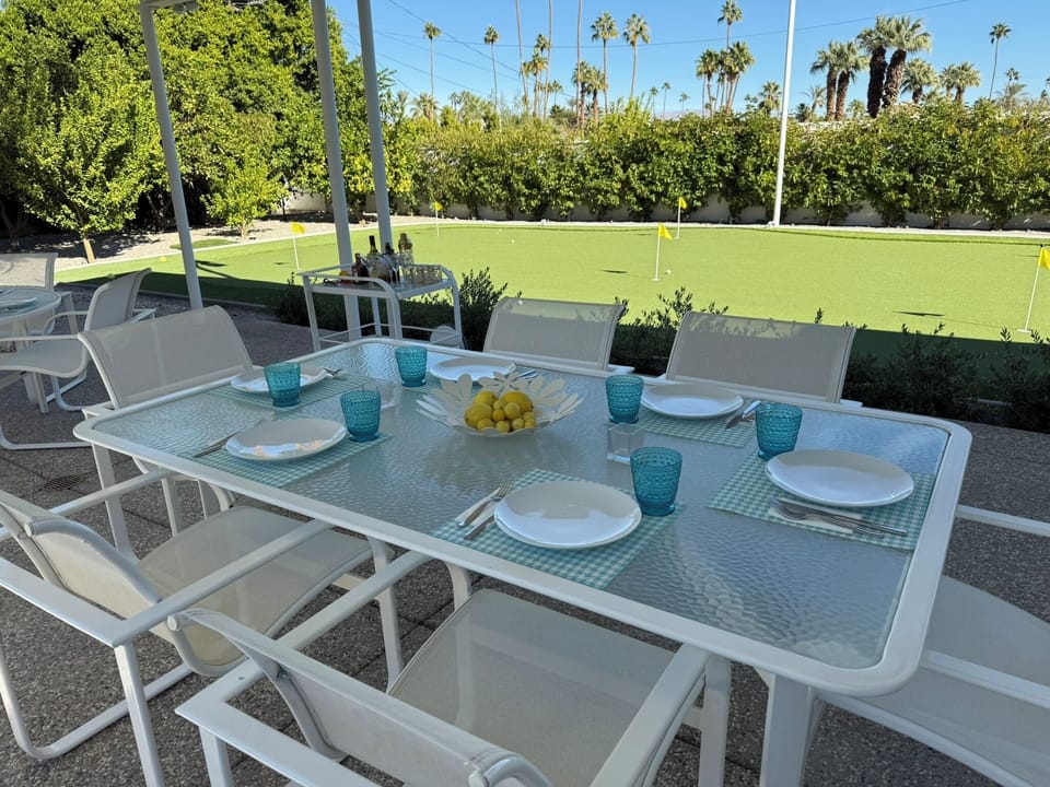 Outdoor dining