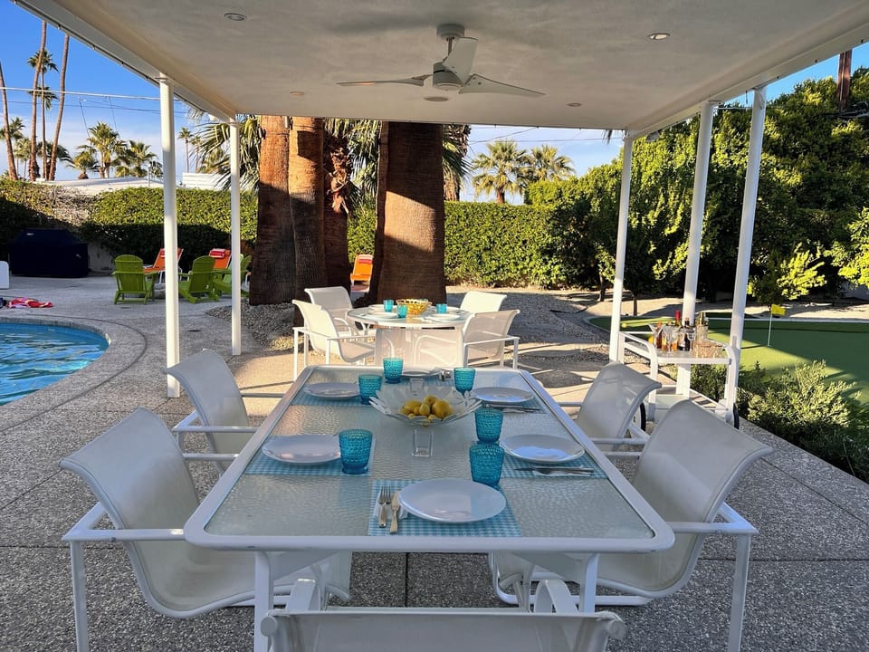 Outdoor dining