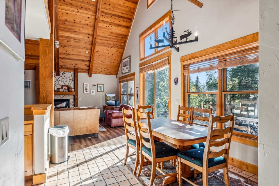 Dining Room: 6-person dining table, adjacent to kitchen and living room
