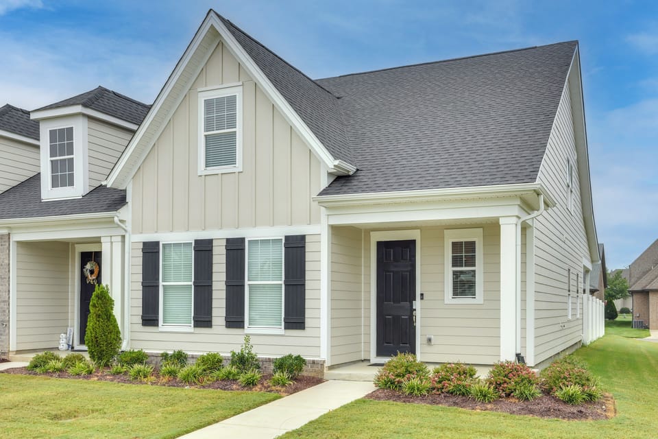 Murfreesboro Vacation Rental | 3BR | 3BA | 1 Step to Enter | 2,180 Sq Ft