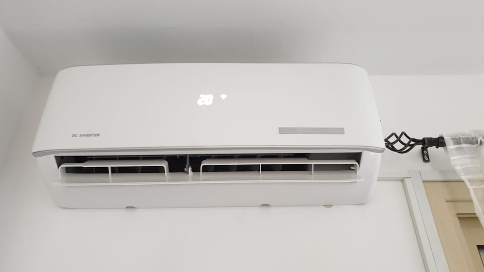 Stay cool and comfortable with free A/C, ceiling fans, and fly screens