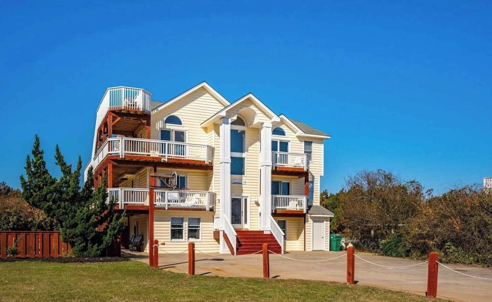 Atlantic Adventure (House w/ Ocean View, Pool and Spa)