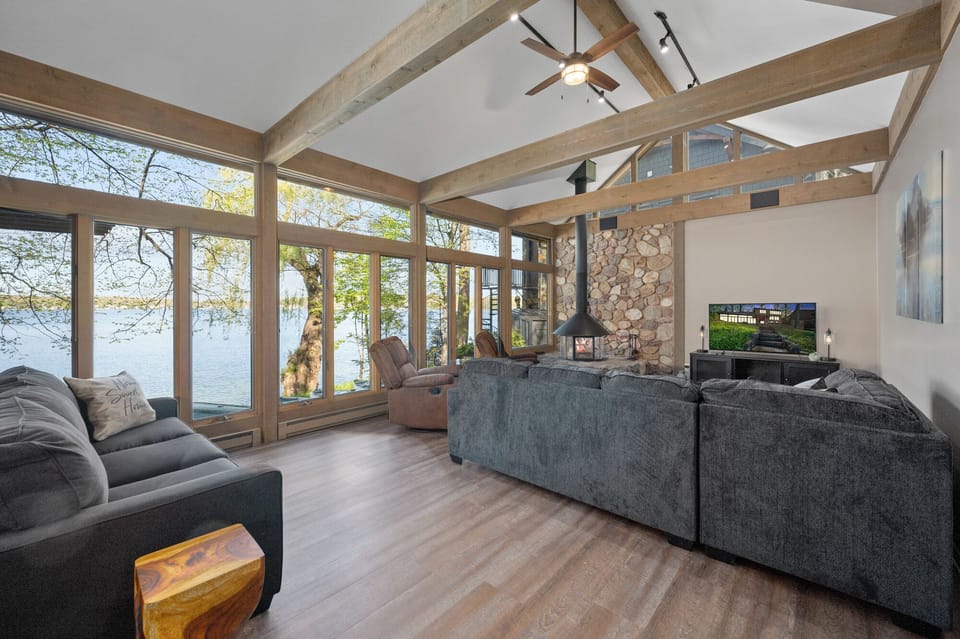 Main Living Room (1)